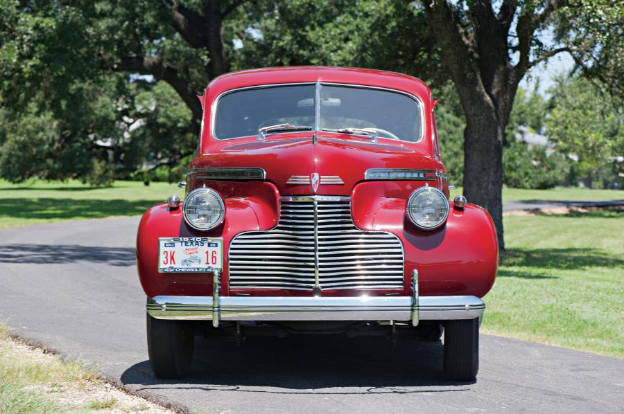  Chevrolet Special DeLuxe 2-Door Town Sedan 1940 года  (фото 9 из 18)